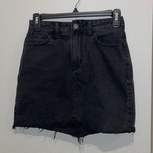 Black denim Hollister skirt!!